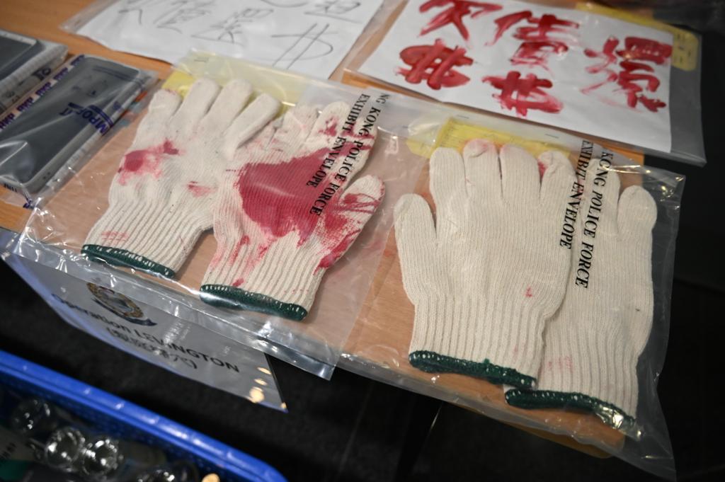 警方在「犁庭掃穴」行動中檢獲不同證物。