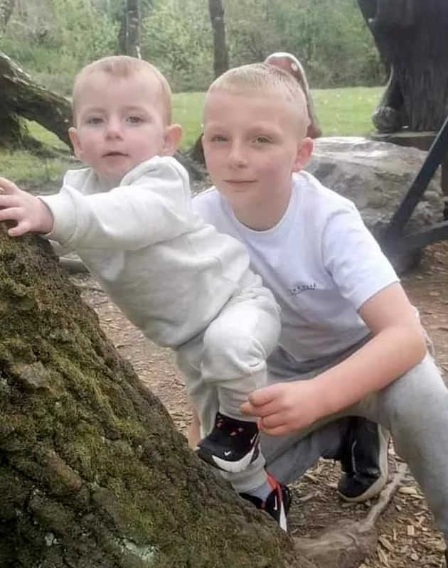 Caio保護弟弟導致自己狗咬傷備受讚賞。(互聯網)