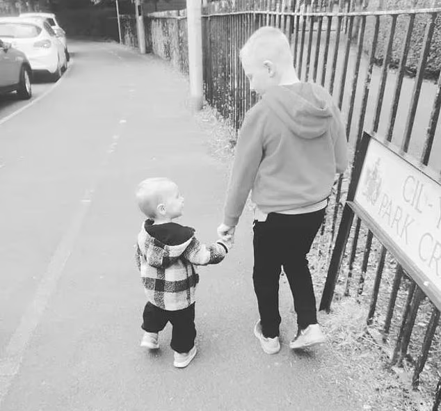 Caio保護弟弟導致自己狗咬傷備受讚賞。(互聯網)