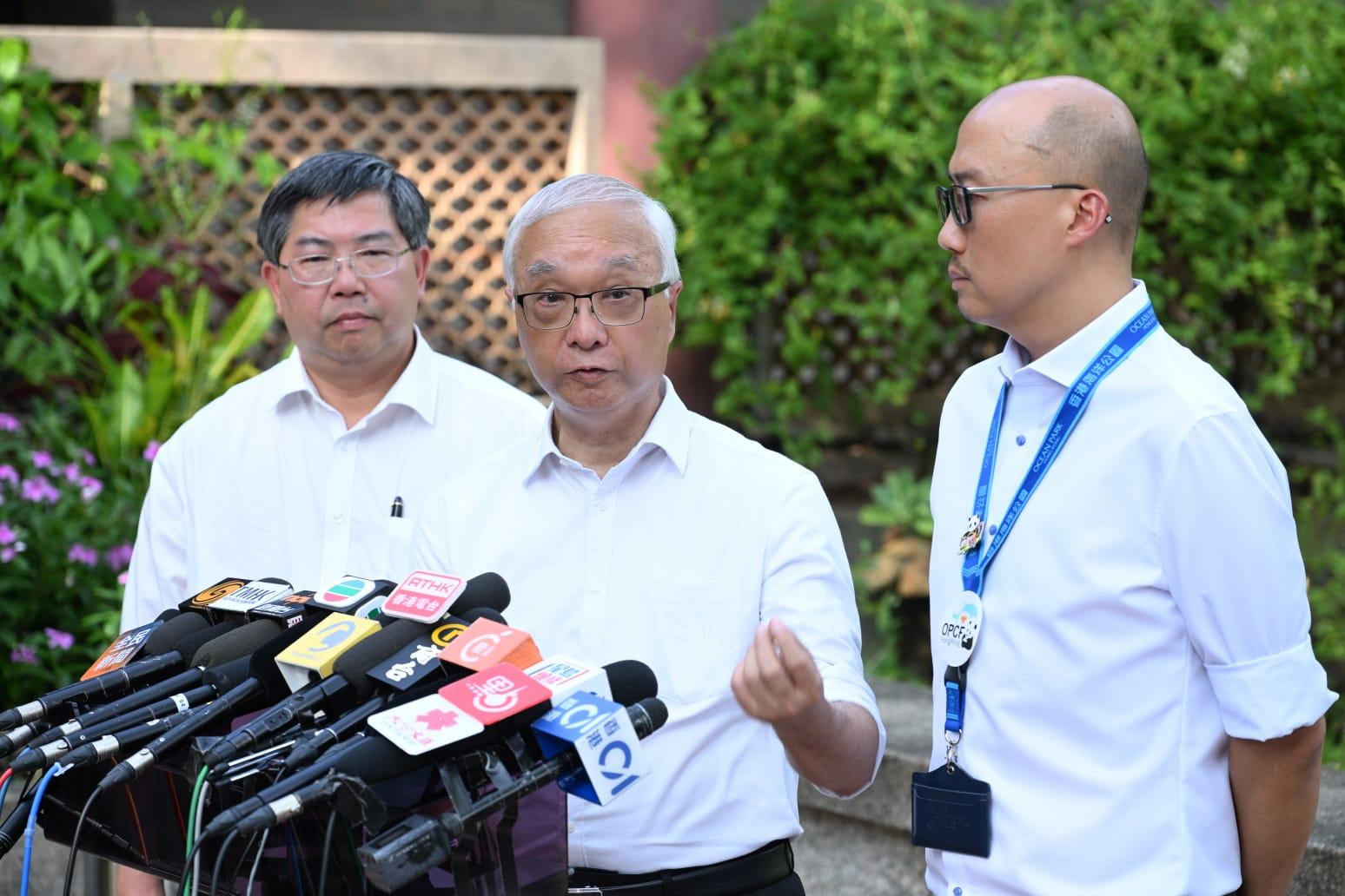 西貢鯨魚死亡|謝展寰稱,在7月中收到報告後,漁護署已立即聯同香港海洋公園保育基金研究引領鯨魚離開香港水域。(陳奕釗攝)