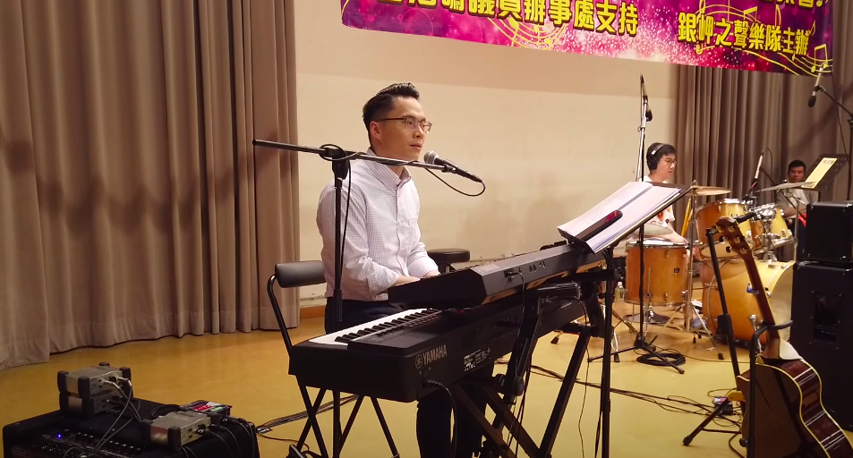 梁熙識自彈自唱,但係《立會好聲音》沒有份兒。