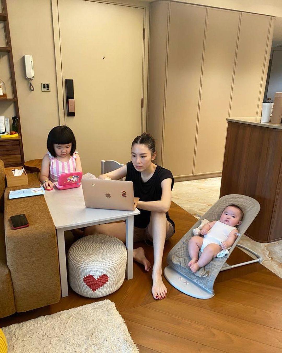 李璨琛細女Sucy被貪玩媽媽塞入紙箱 網民嚇親:為咗呃like走火入魔