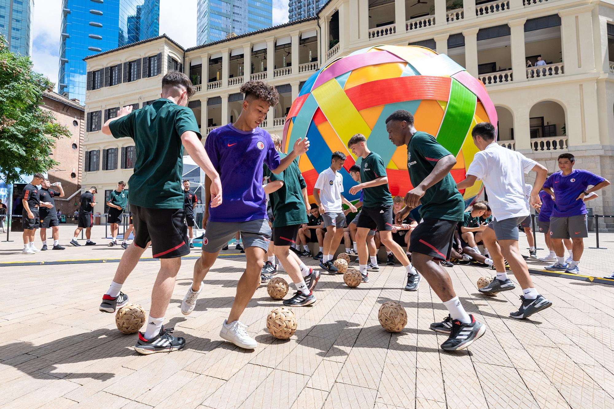 曼聯青訓學院U16到訪大館。(馬會提供)