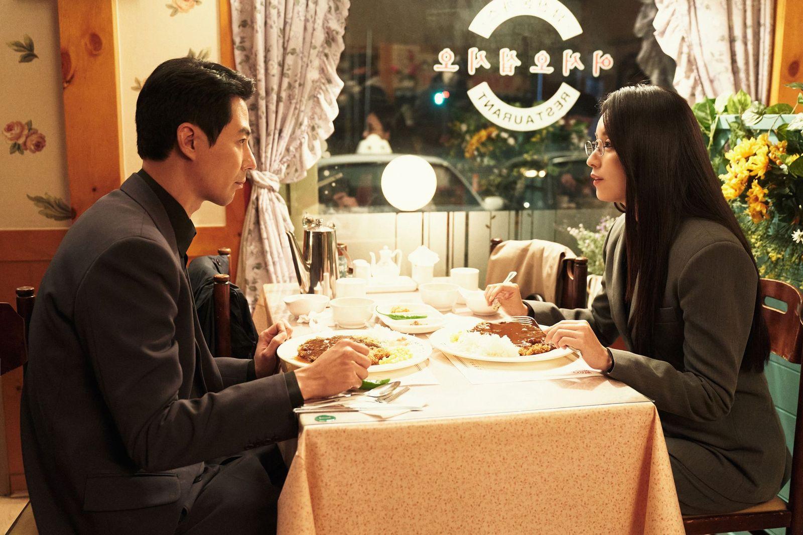 趙寅成復出韓劇界,在《Moving超異能族》第7集才正式登場。