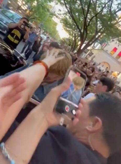 V最近單飛活動,現身東京表參道引起哄動。