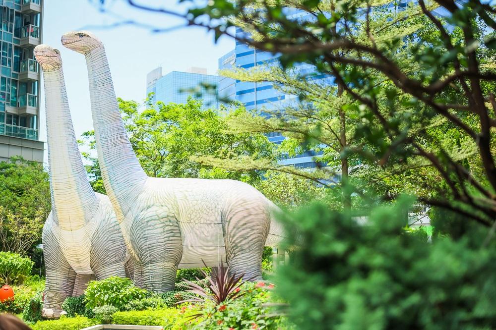 暑假好去處│兩條8米高的長頸龍亦會在L3花園平台震撼登場。