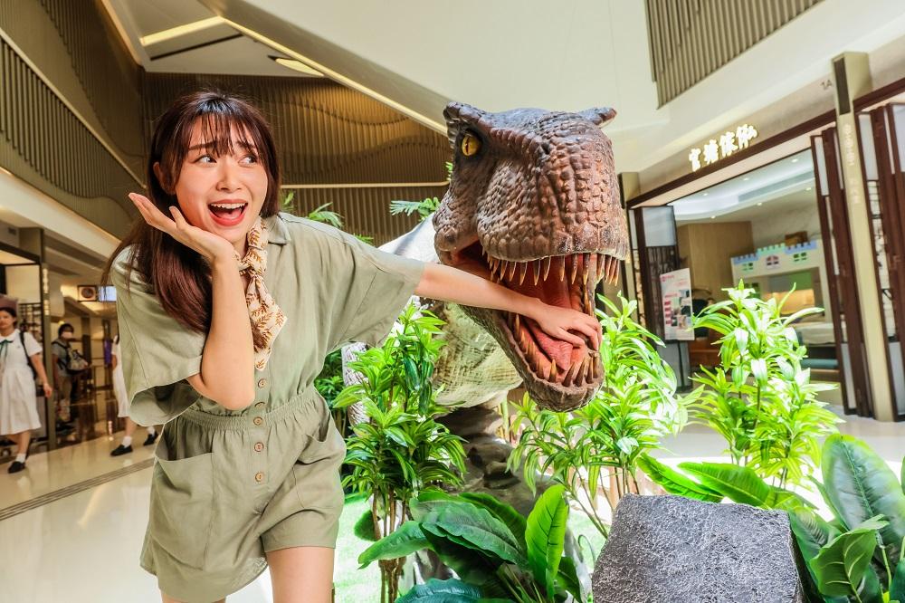 暑假好去處│一條長達4米的暴龍亦會棲身於商場L1裕民里中。