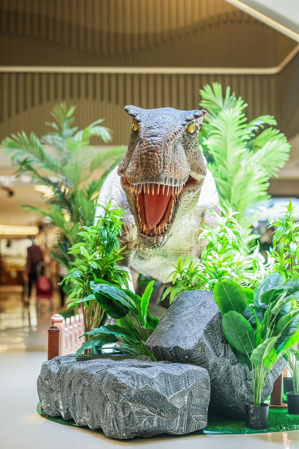 暑假好去處│一條長達4米的暴龍亦會棲身於商場L1裕民里中。