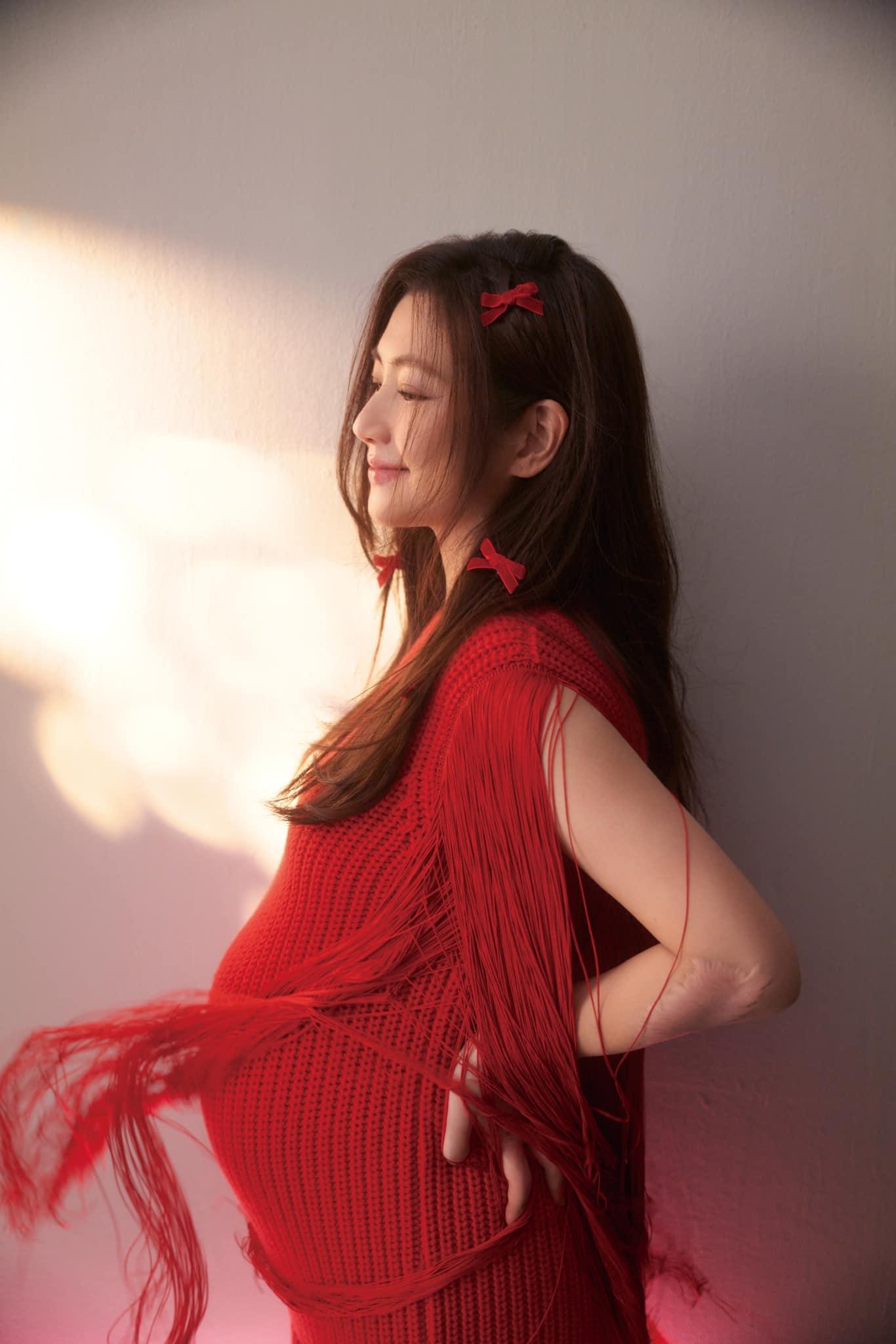 Selina以41歲之齡首度當媽。