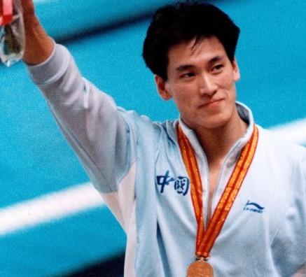 你記得這位在北京亞運中,一人獨攬5面的游泳名將沈堅強嗎?(網上圖片)