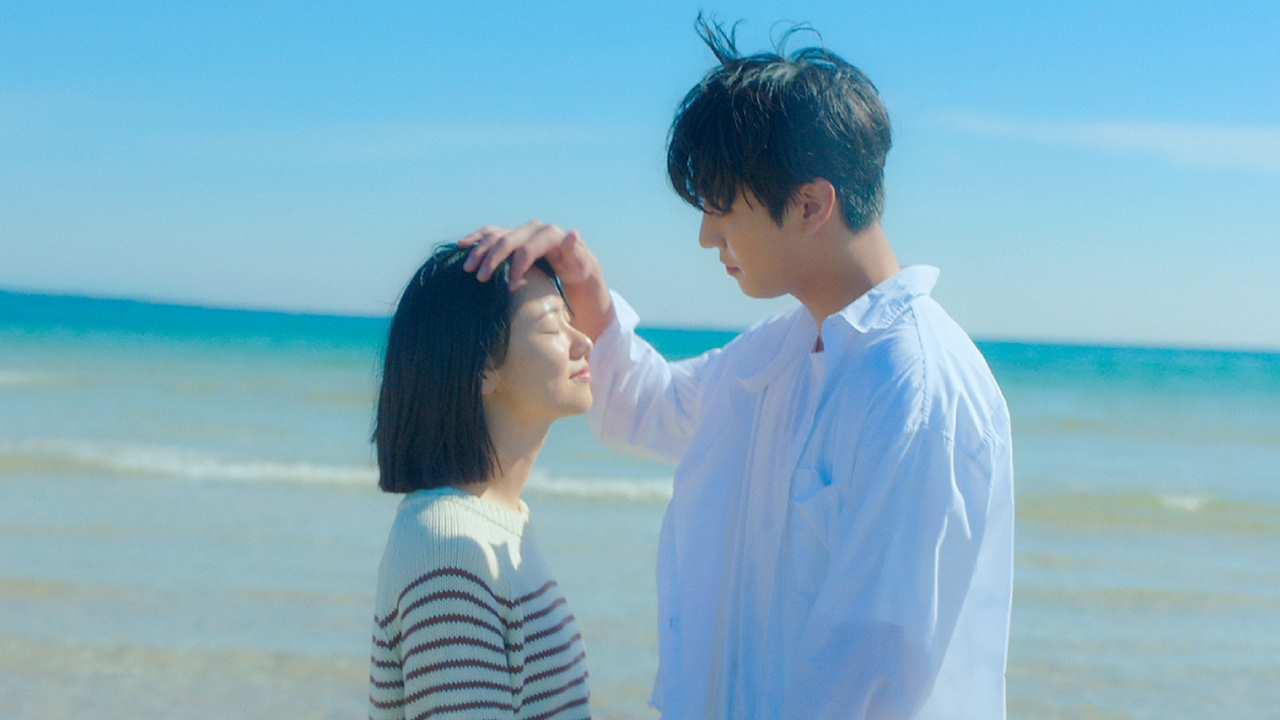 全余贇透露,每次與安孝燮對戲都讓她感到怦然心動。(圖/Netflix提供)