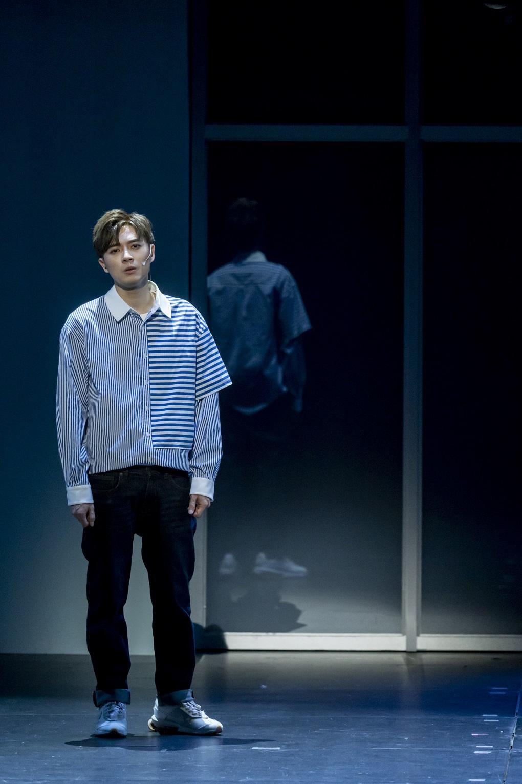 Frankie首次參演音樂劇 《大象的告別式》,唱出多首高難度作品,表演獲讚。