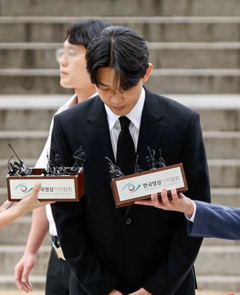 劉亞仁被發現出現大量白頭髮。