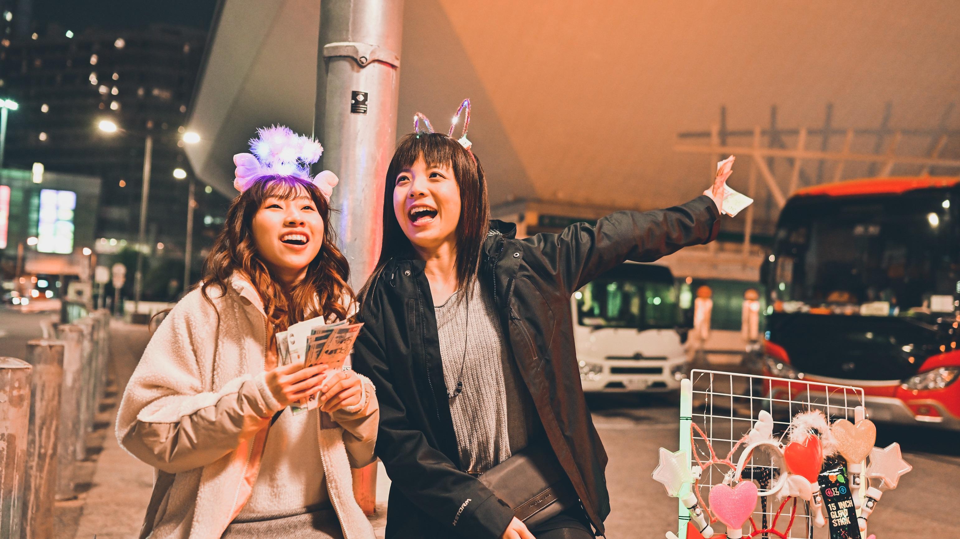 鍾雪瑩與小薯茄的麗英合演《填詞L》。