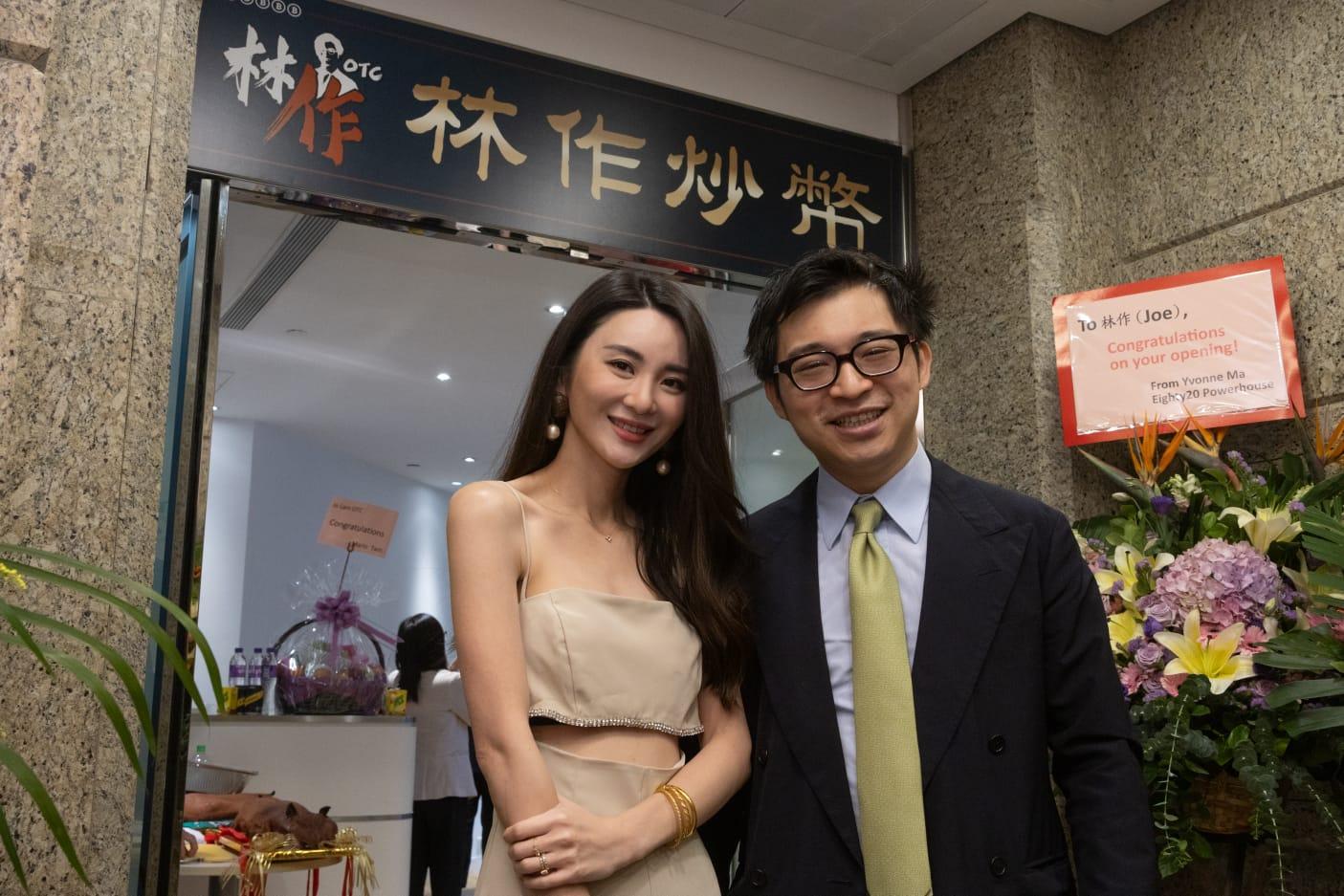 林作於中環娛樂行開設辦公室,開幕當日其女友裕美亦有現身撐場。(資料圖片)