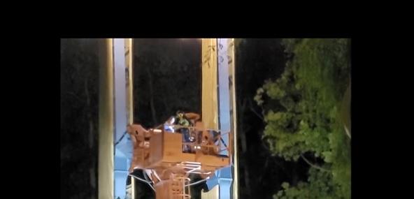 技術人員搶修。(互聯網)