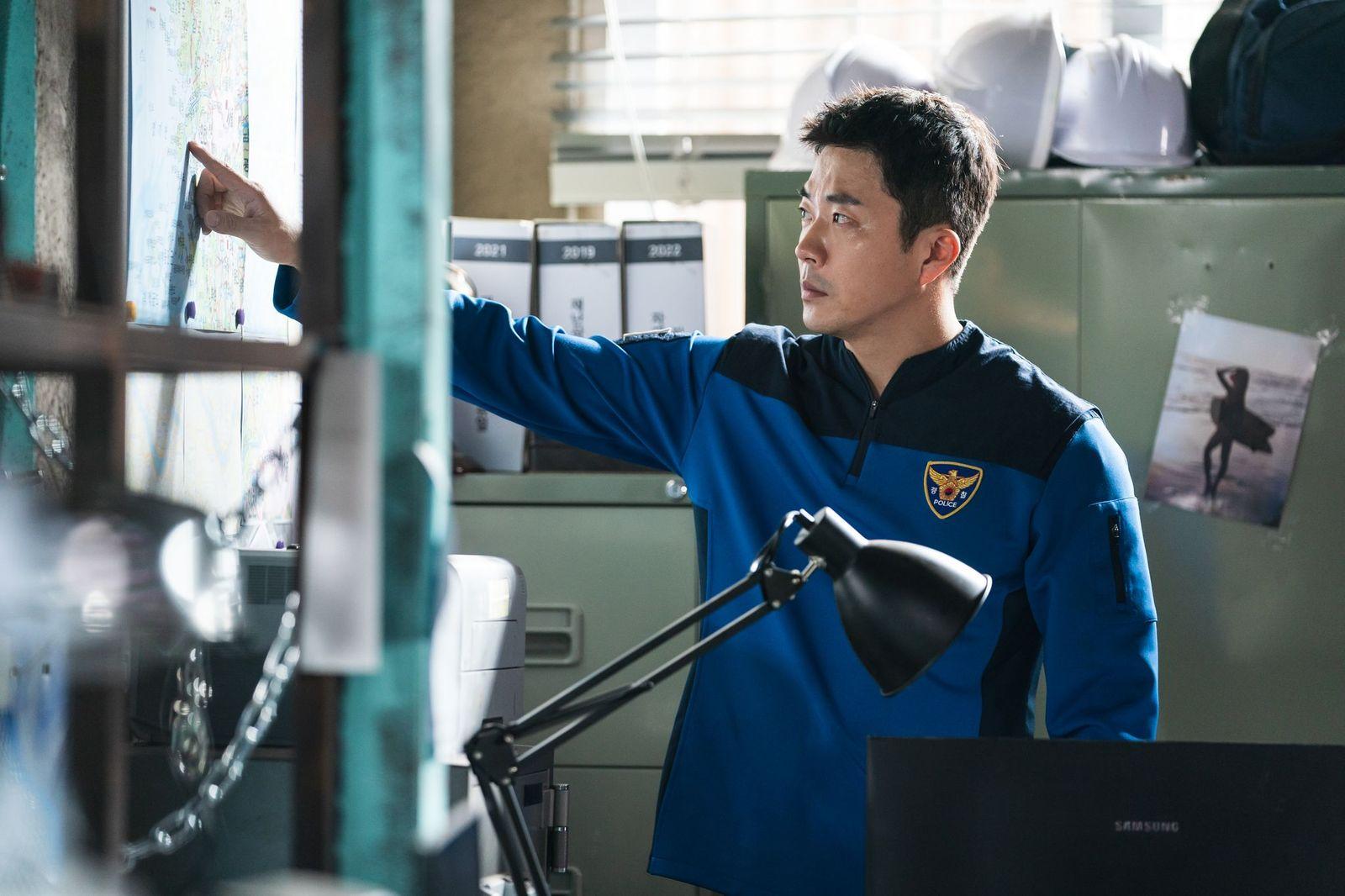 權相佑為《漢江刑警》化身火爆刑警。