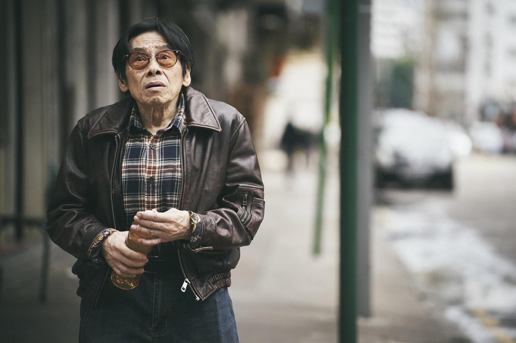 泰迪羅賓演拋妻棄女的Band友父親。