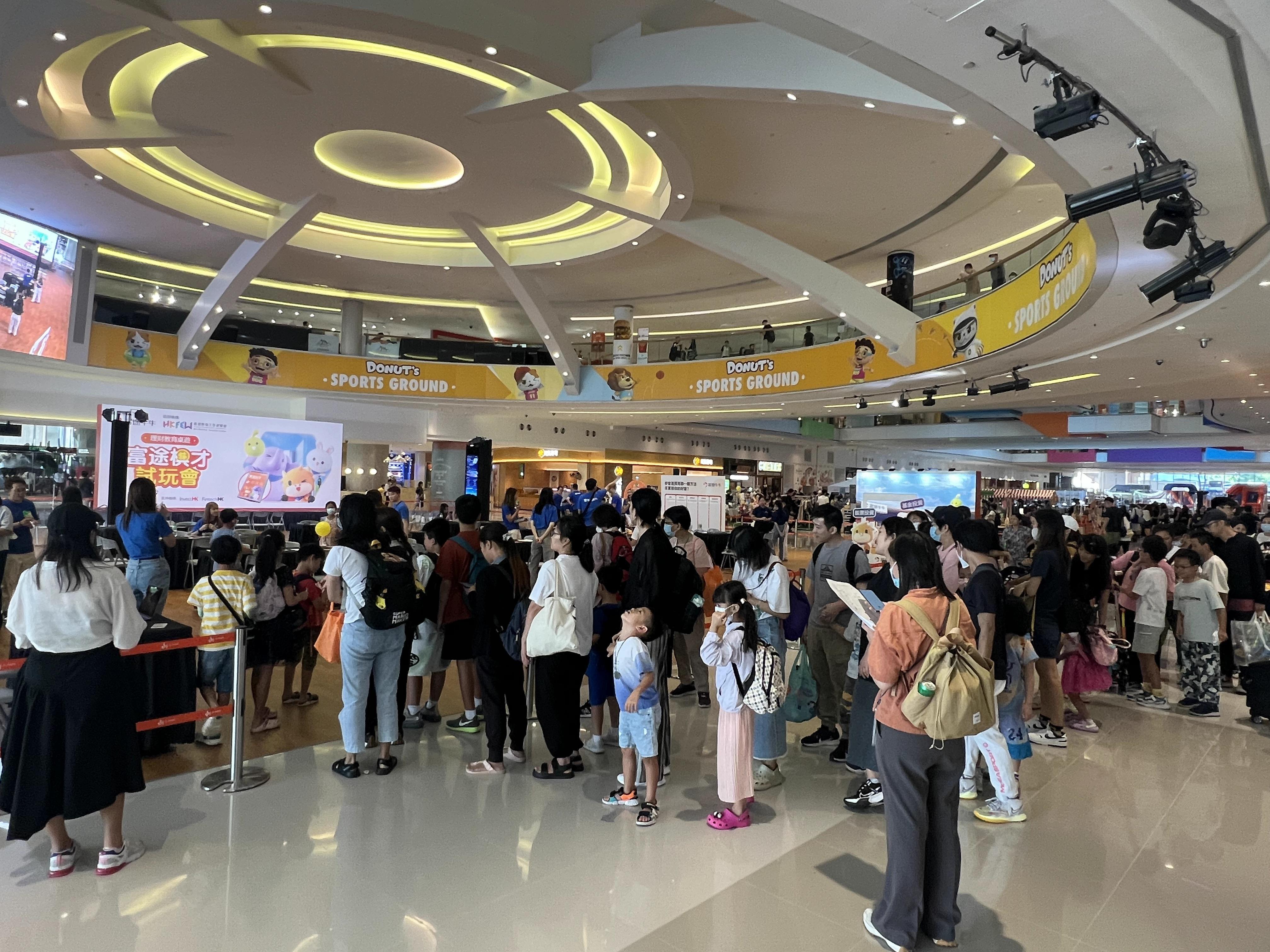 活動當日吸引近200位小朋友和家長參與。