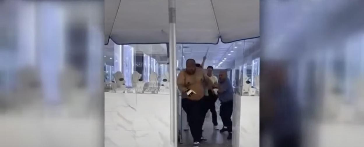 胖男敗走。(互聯網)