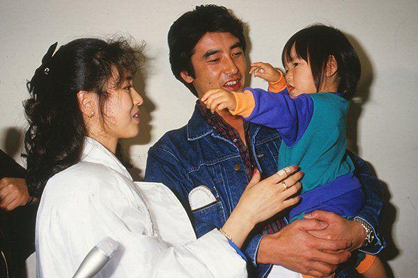 神田正輝昔日一家三口的場面已成回憶。