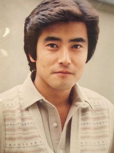 神田正輝年輕時以高顏值型男走紅。