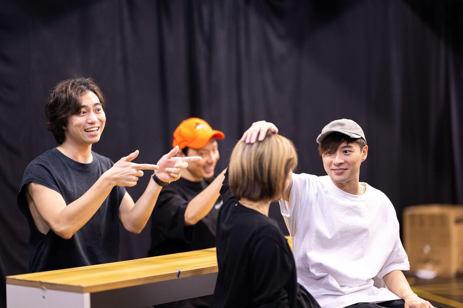 Frankie、強尼、黃靖程和馮志佑為《大象的告別式》綵排。