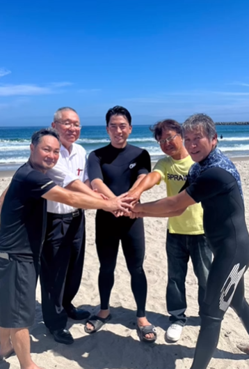 福島核污水|日本型男議員小泉進次郎衝浪時非常投入。(小泉進次郎IG)