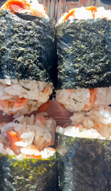 福島核污水|日本型男議員小泉進次郎衝浪後還吃了壽司。(小泉進次郎IG)