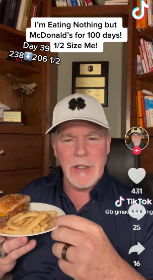 麥當勞減肥|馬金尼斯聲稱100日內餐餐食麥當勞,最終減近60磅。(互聯網)