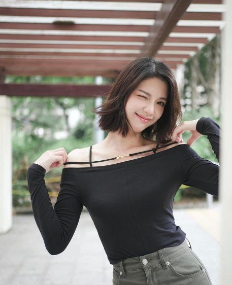 港女偏好休閒風。(圖片來源:Instagram@herachann)