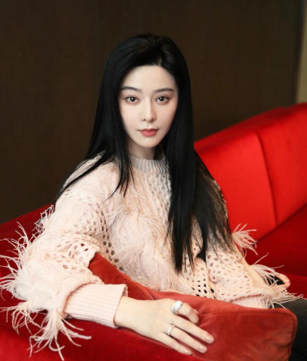 香港女生和內地女生的衣著打扮大有分別(圖片來源:Instagram@bingbing_fan)