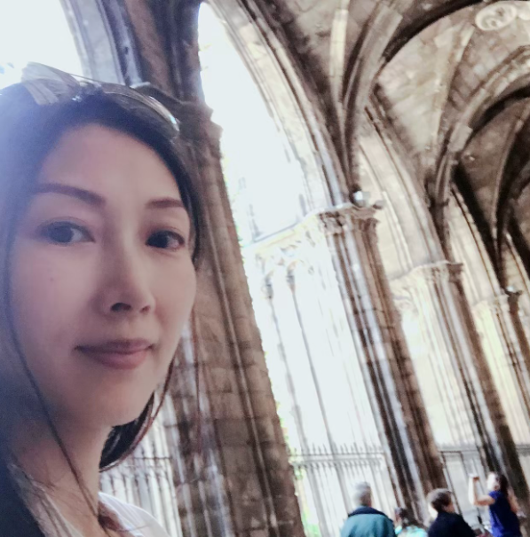 鄭裕玲(Do姐)「至八會」好姊妹丘凱敏保養得宜(網上圖片)