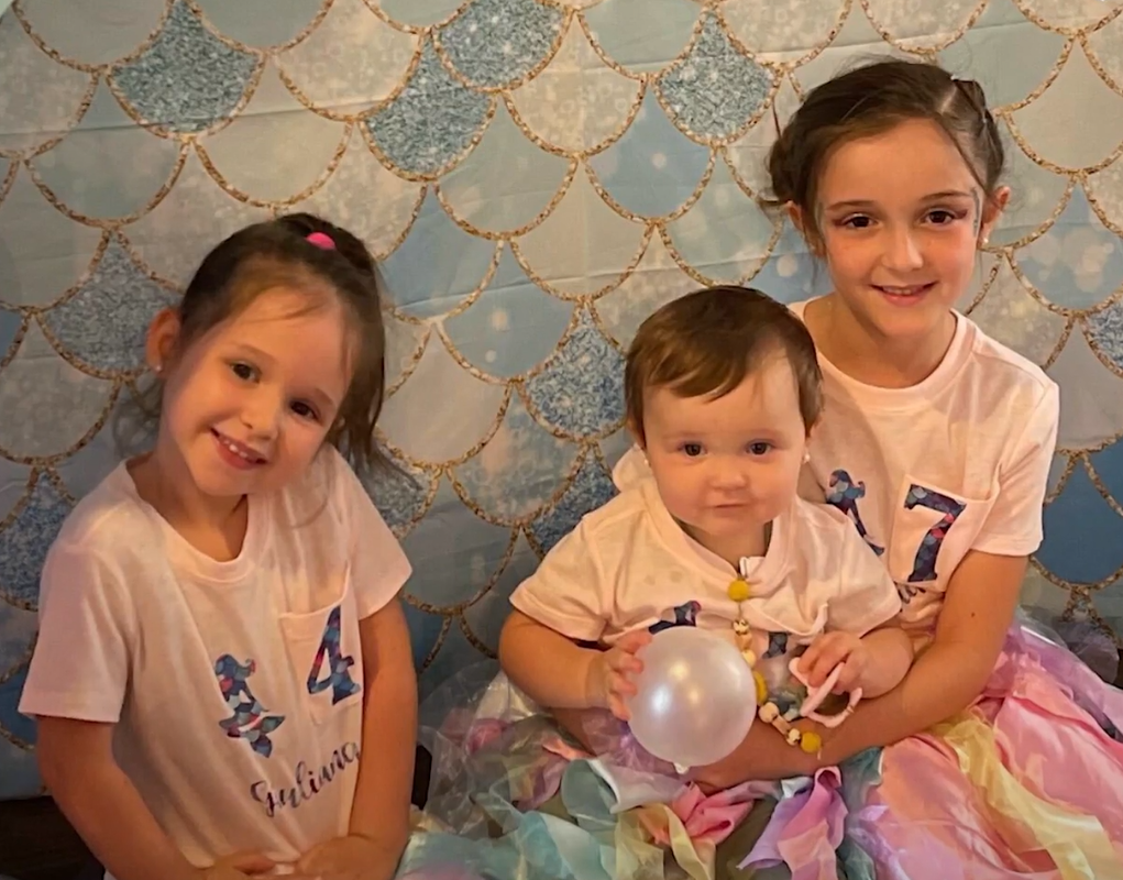 Lammert家的3位女兒,亦是同一日出生,為8月25日。(互聯網)