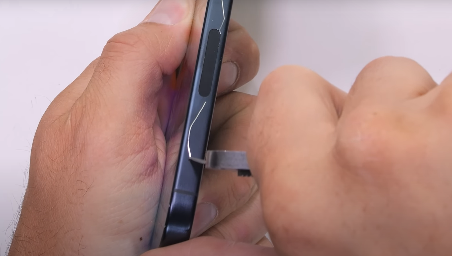 iPhone 15 Pro Max 測試過程。(互聯網)