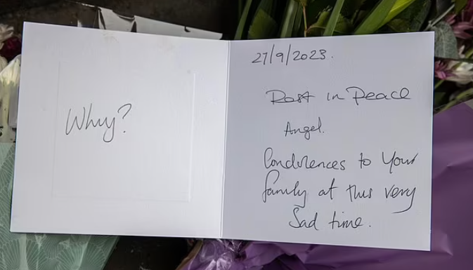 英國斬人案|案發後,民眾在現場獻花及留言悼念被殺少女,有人禁不住問「點解會咁?」(互聯網)