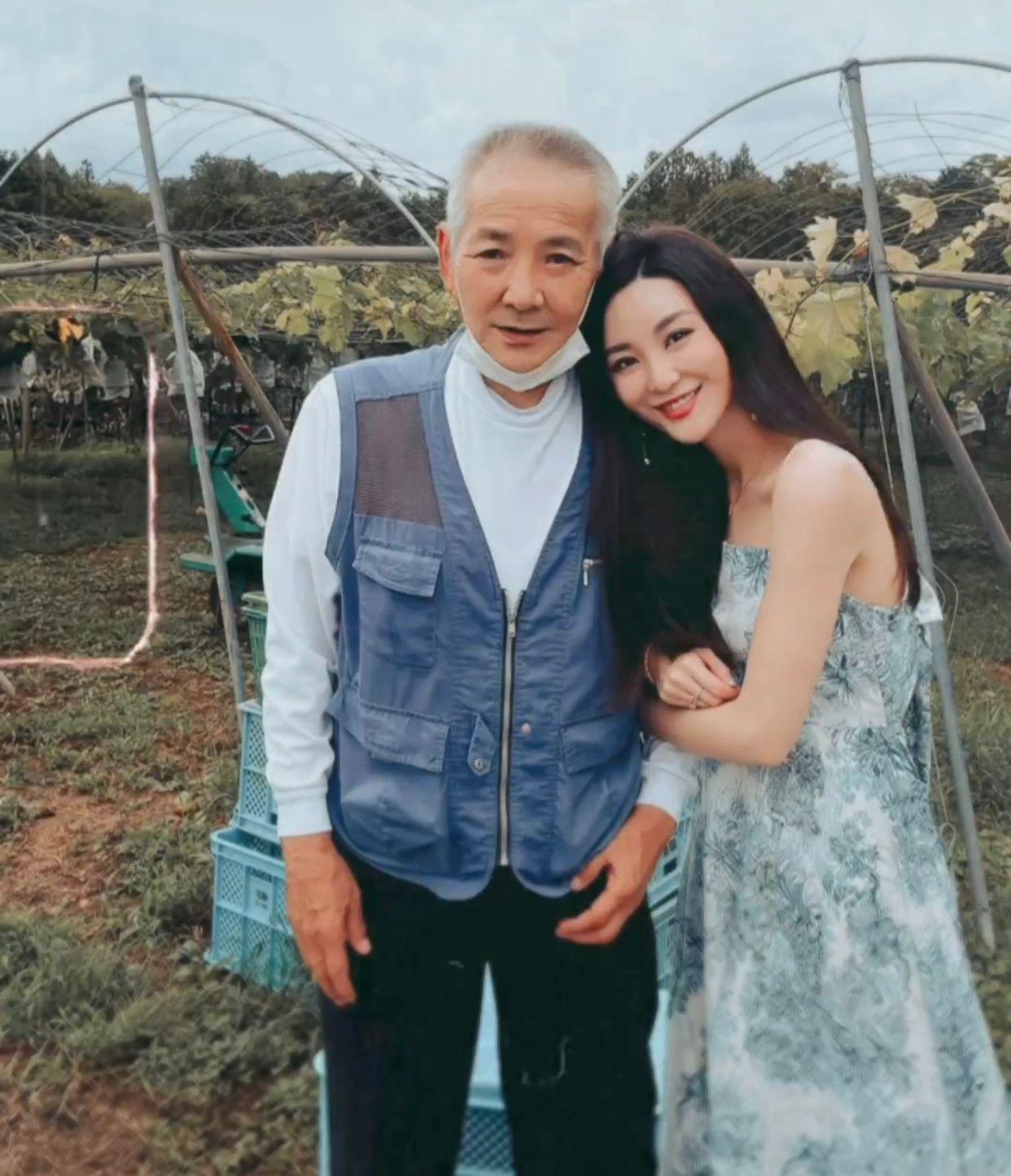 裕美上月底重回鄕下與失聯逾20年的父親團聚。