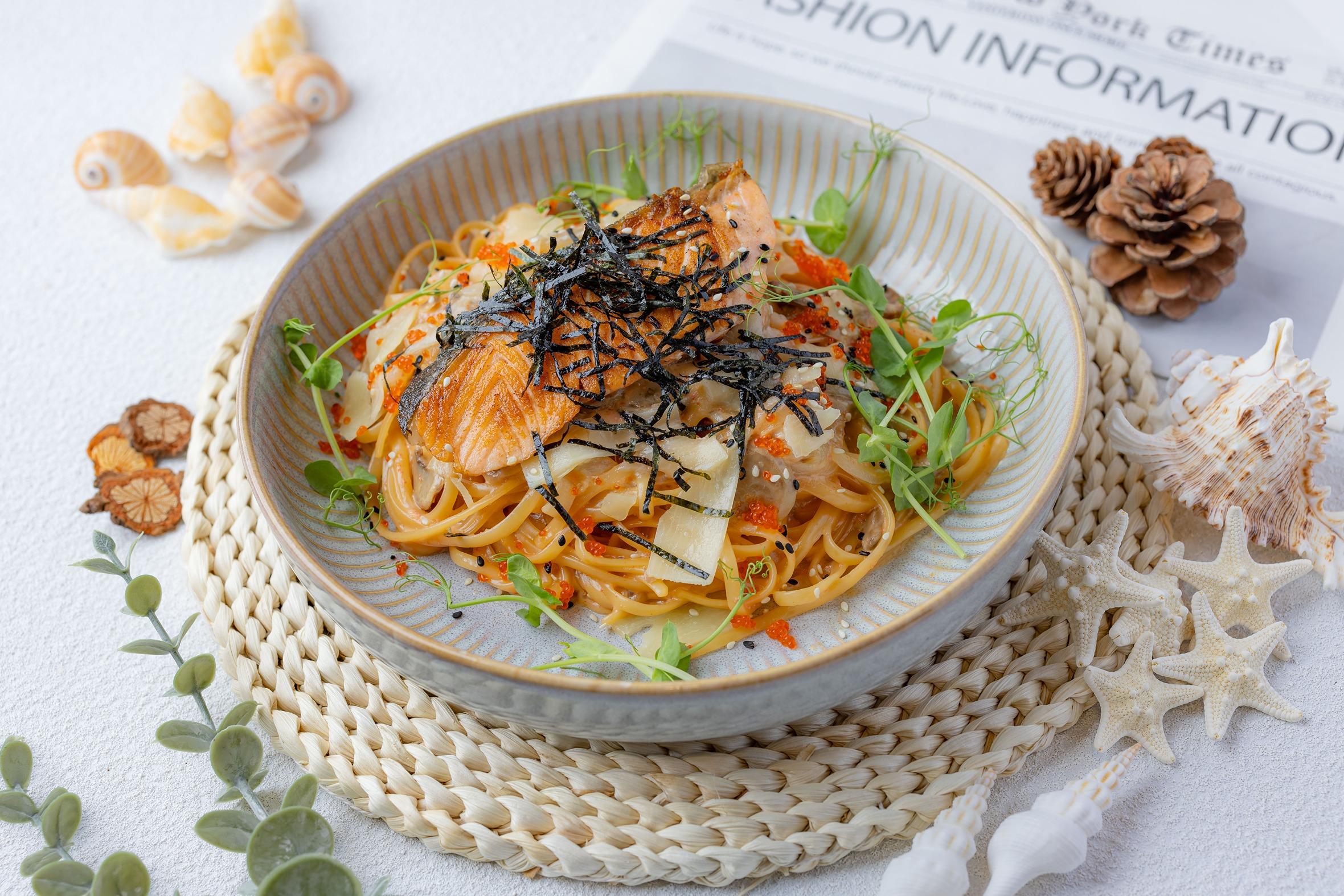 香煎三文魚明太子忌廉燴扁意粉_$138