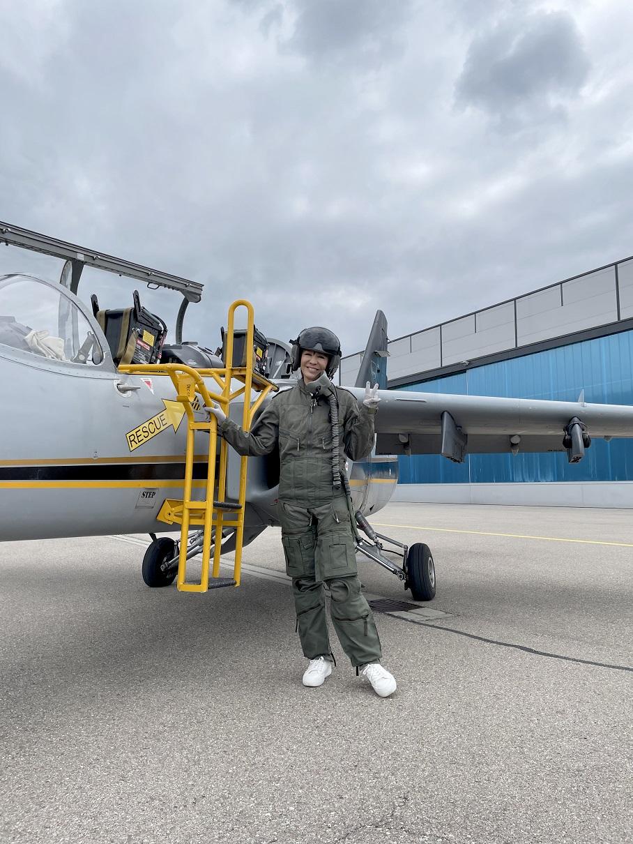 Do姐登上戰機前要接受訓練並簽下生死狀。