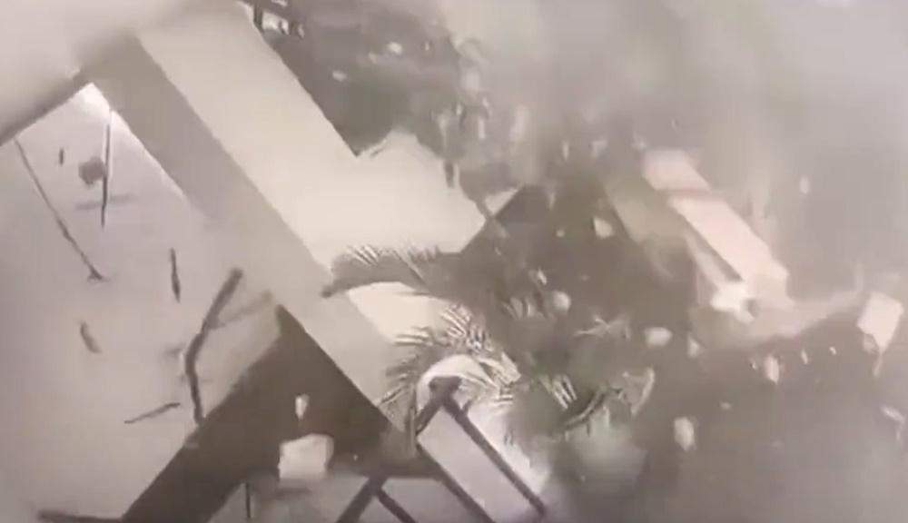 撞擊力大得連井道內安全牆與安全柵欄也嚴重毀損。(X)