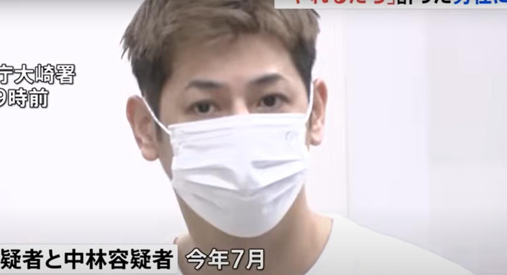 一名年約20歲男子酒醉後,在池袋車站附近被2名男子帶到大廈後巷輪流性侵。(YouTube)