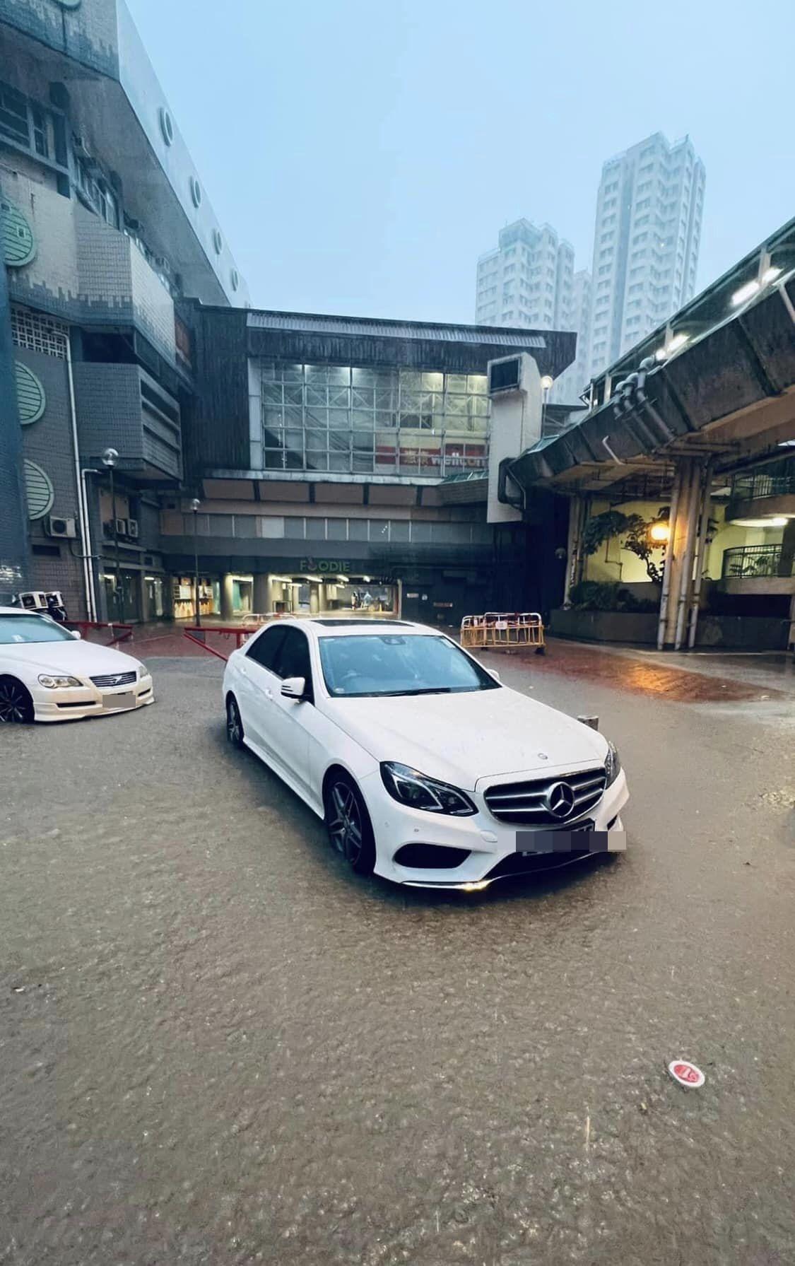網民指環翠B場都開始有水湧入。(車cam L(香港群組)@FB)