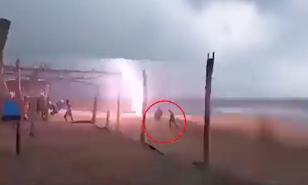 緊接有幾道閃電接連劈下,猶如追著Félix,直至他被擊中。(X)