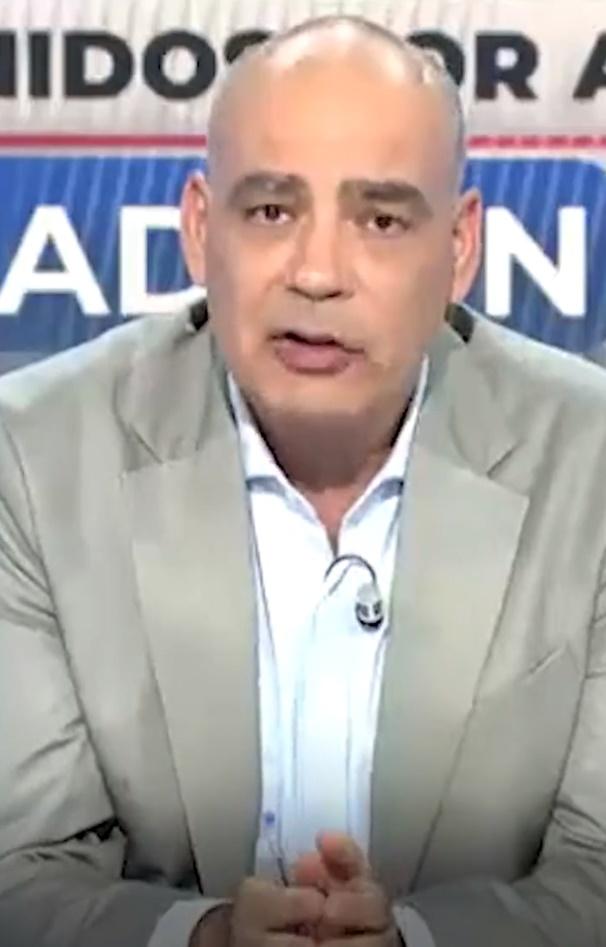 電視台內男主播Nacho Abad卻決定介入。(X)