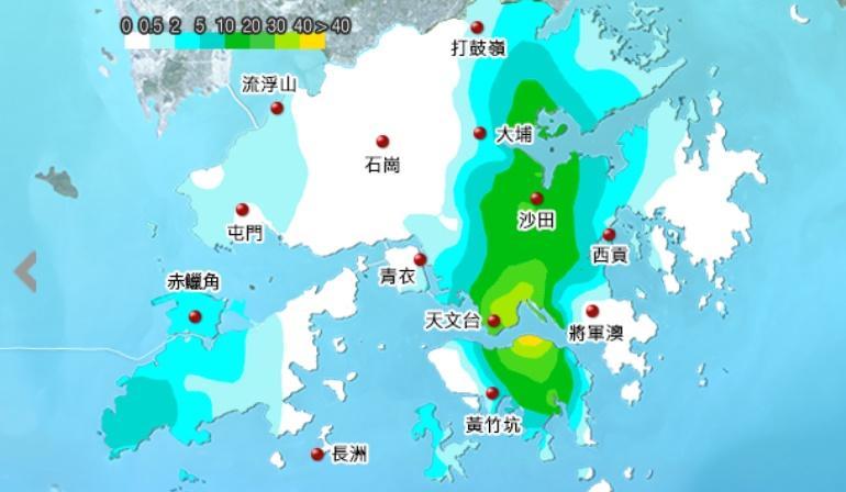天文台今早本港多處錄得超過50毫米雨量,而港島及九龍部分地區更錄得超過100毫米。(香港天文台)