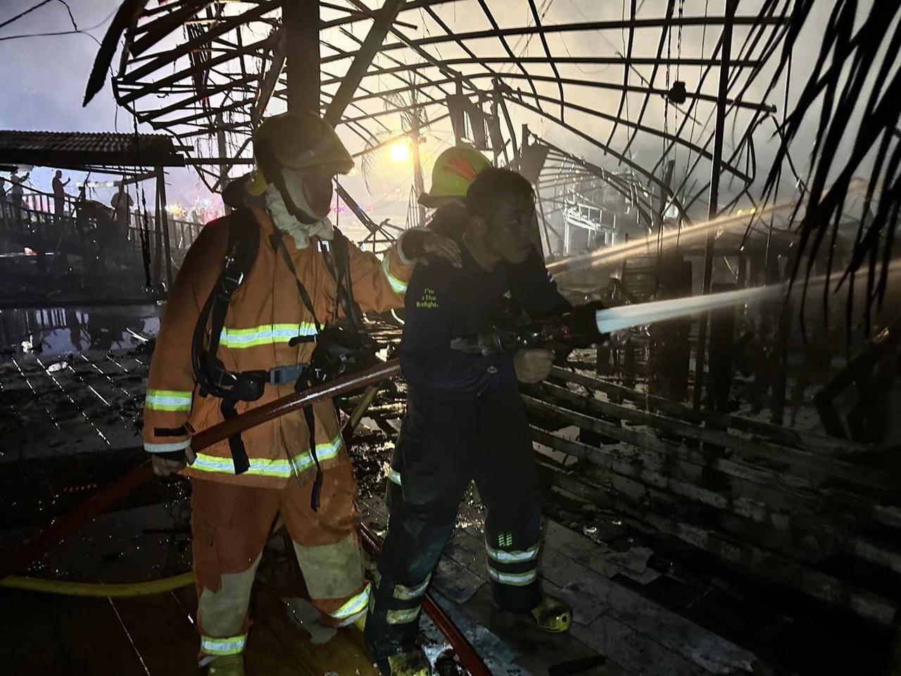 泰國消防局今早於Facebook專頁表示,表示目前火勢已控制住。(FB)