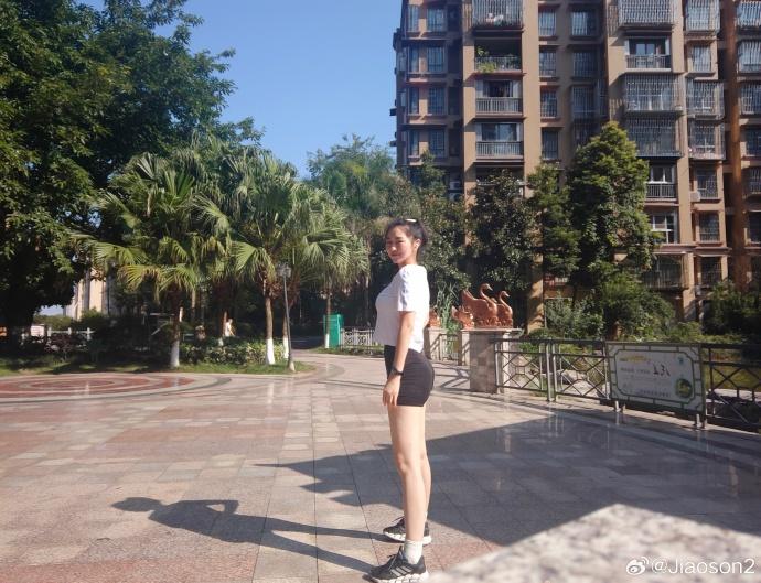 中國女星沈樵入獄2年後復出,在微博表示要展開新生活。(沈樵微博)