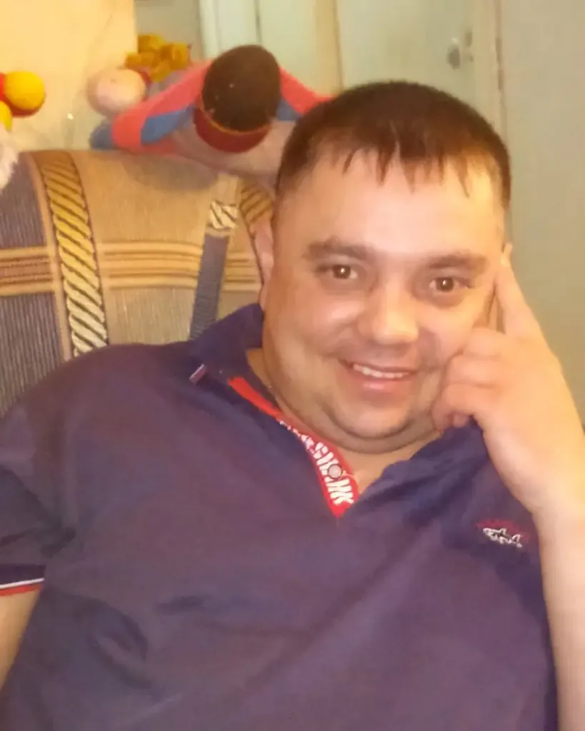 夫妻吵架|222磅俄妹妻Tatyana坐頭逼道歉 將老公Aidar活活焗死