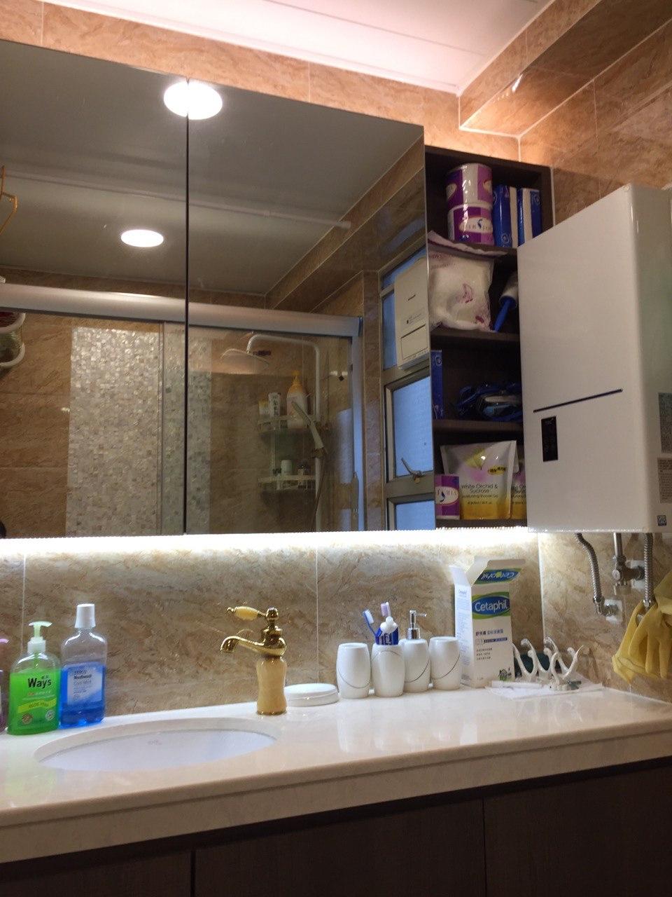 浴室裝修雅緻新淨。