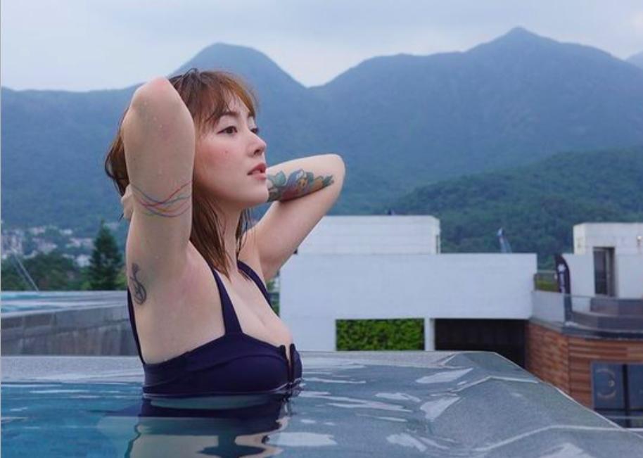 蔣雅文Mandy罕有在IG公開水著泳裝照。(蔣雅文IG)